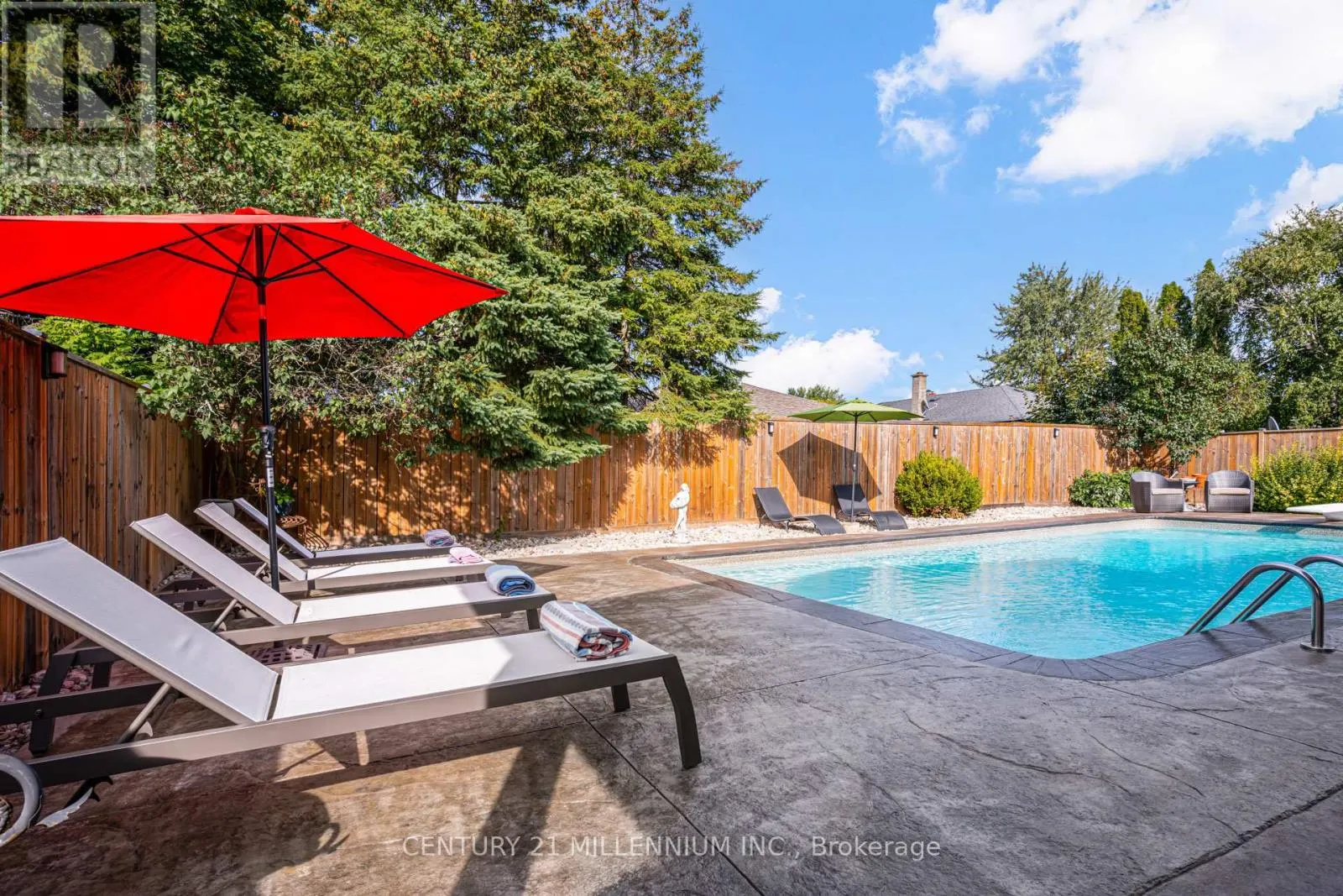 14 GREYSTONE CRESCENT