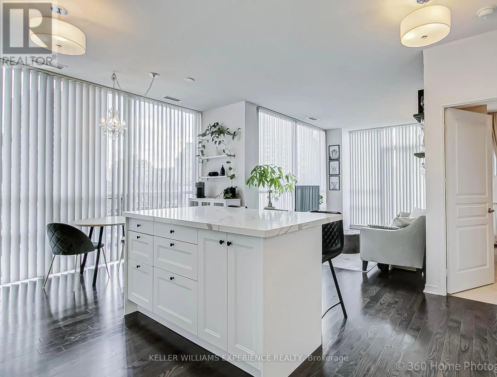 201 - 15 LEGION ROAD