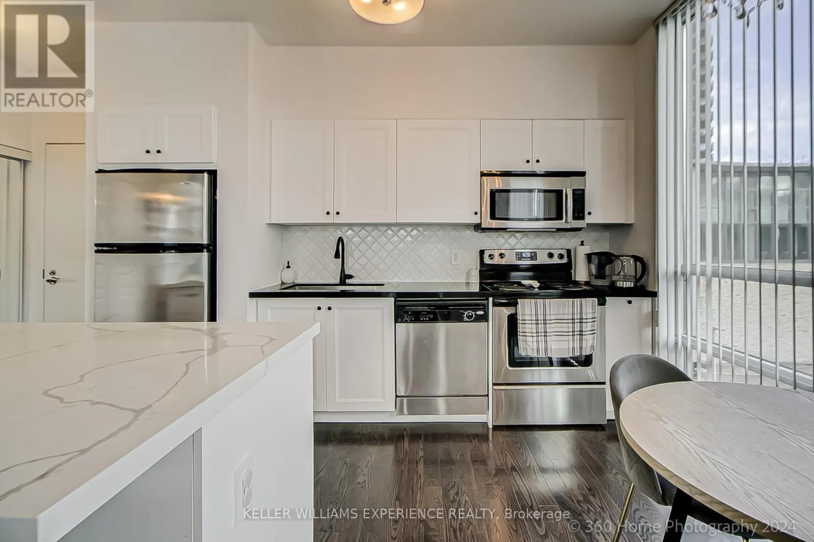 201 - 15 LEGION ROAD