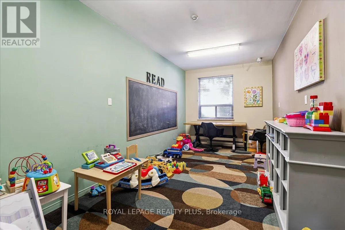 102 - 1660 BLOOR STREET E