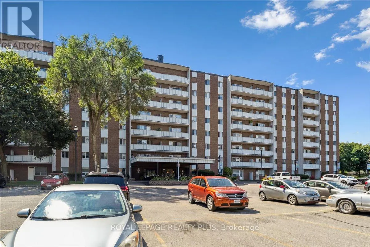 102 - 1660 BLOOR STREET E