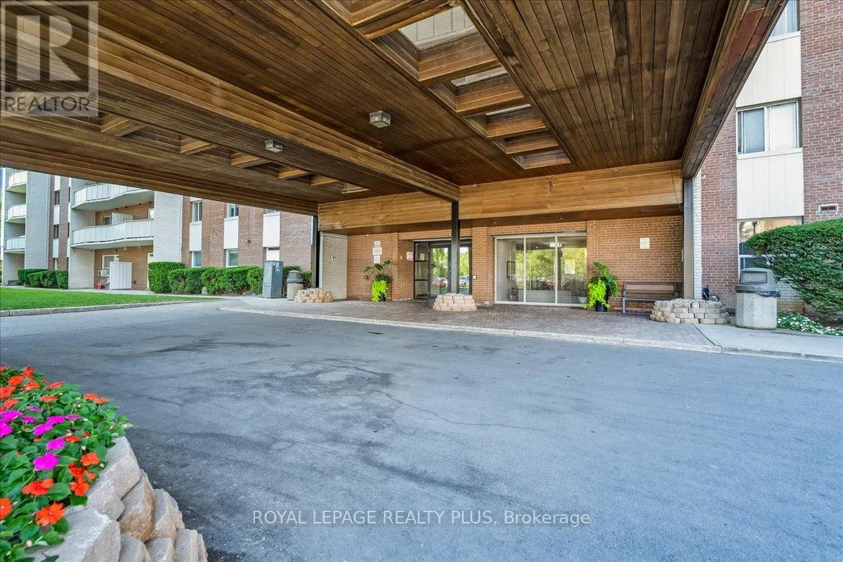 102 - 1660 BLOOR STREET E