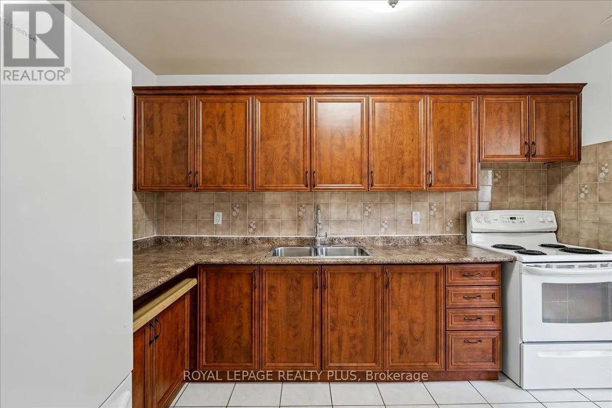 102 - 1660 BLOOR STREET E