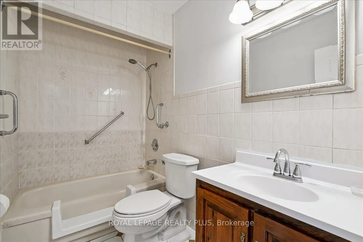 102 - 1660 BLOOR STREET E