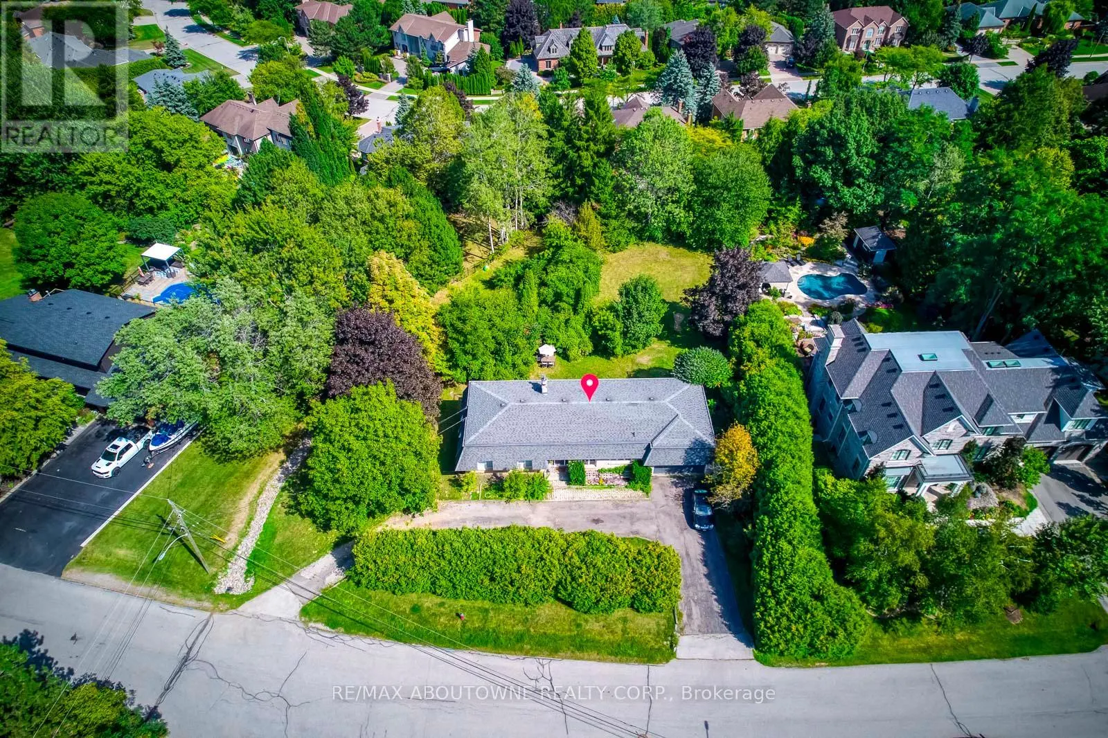1310 BEAUFORT DRIVE