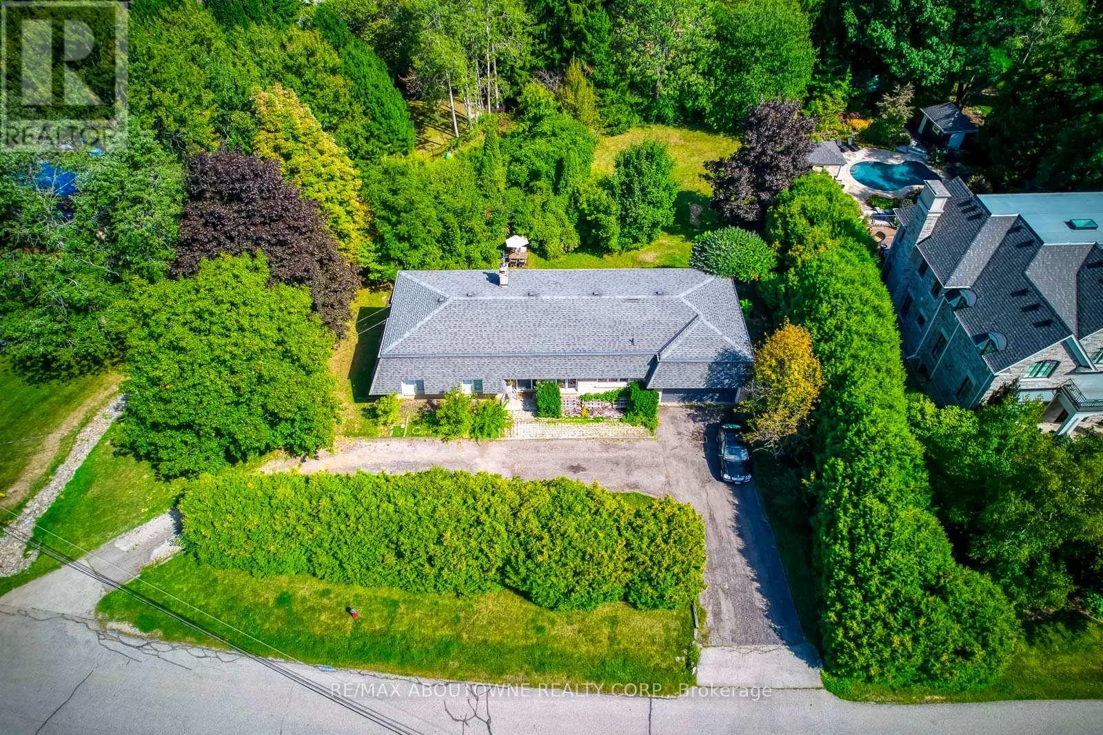 1310 BEAUFORT DRIVE