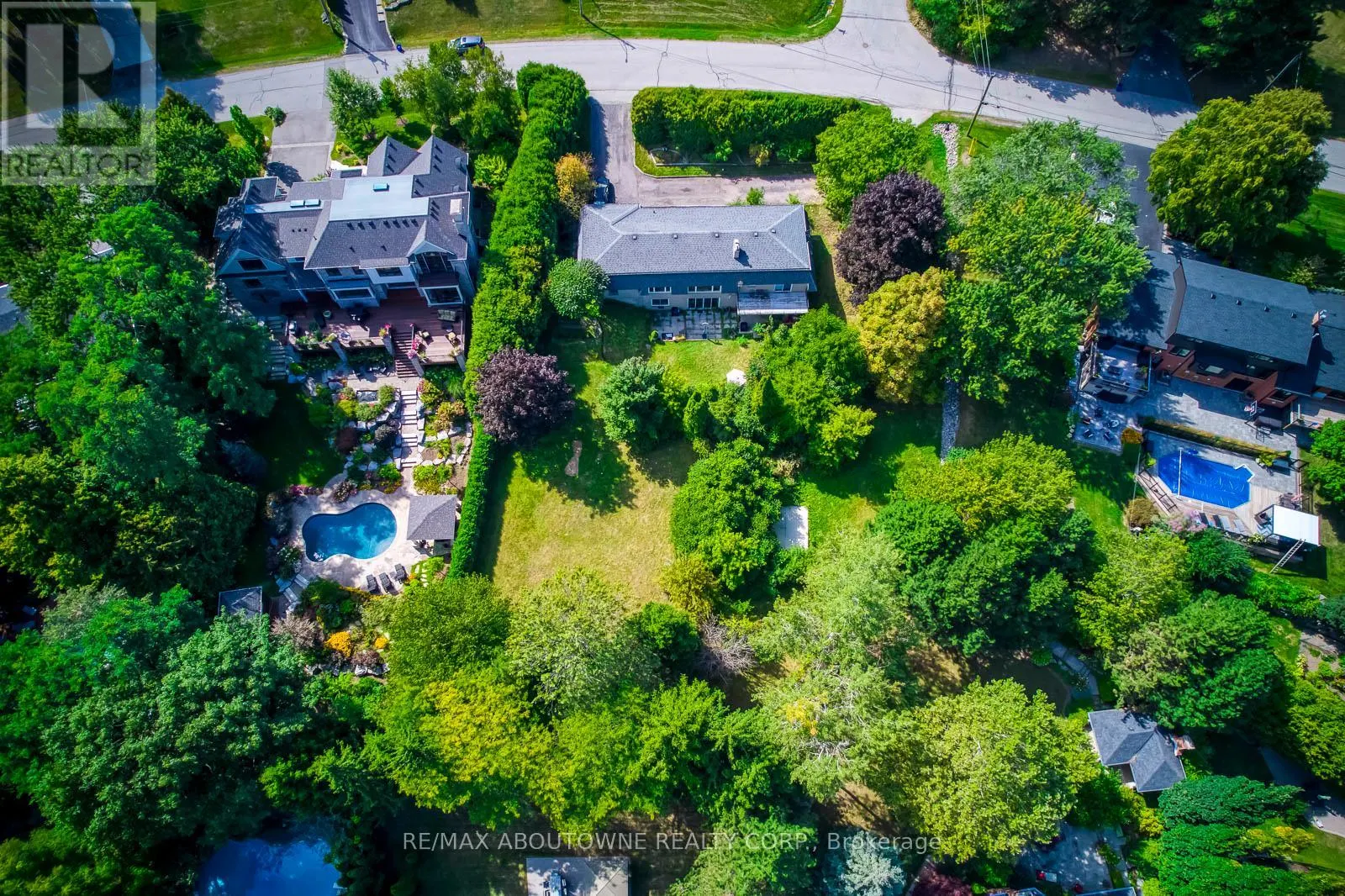 1310 BEAUFORT DRIVE