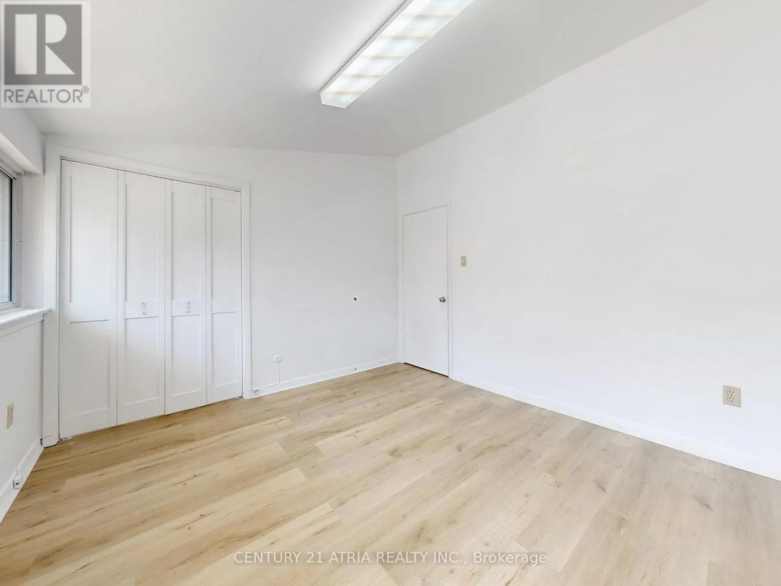 8 - 32 SENTINEL ROAD