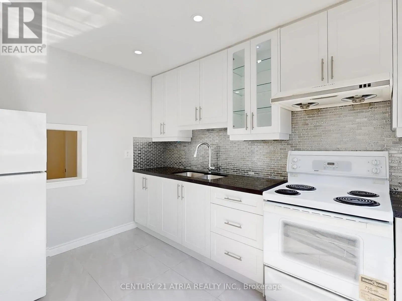 8 - 32 SENTINEL ROAD