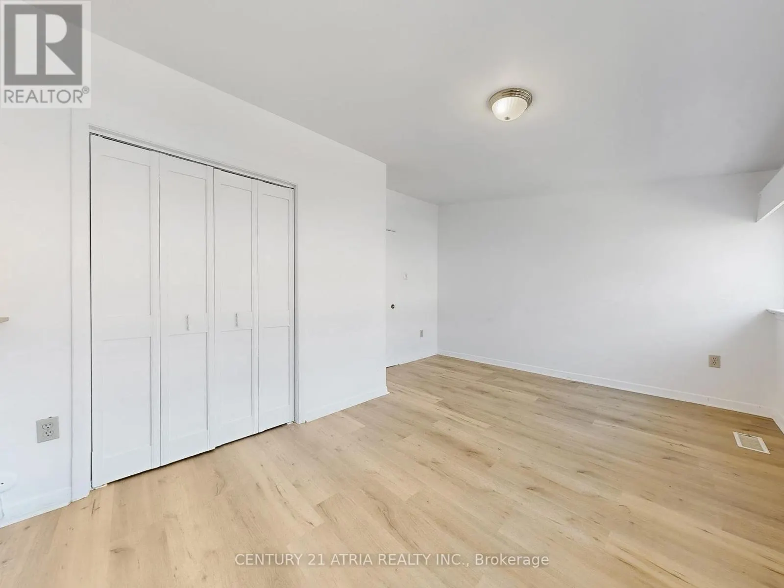 8 - 32 SENTINEL ROAD