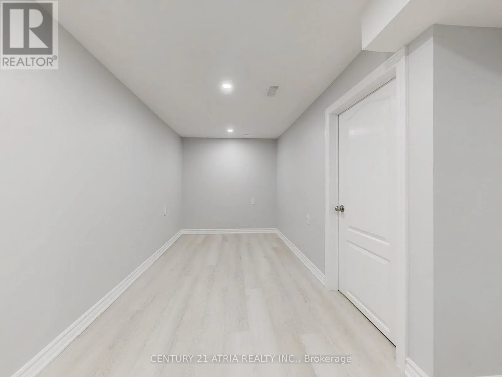 8 - 32 SENTINEL ROAD