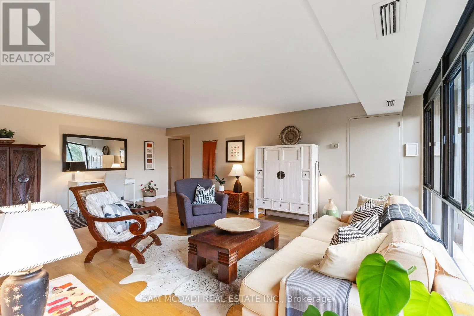 401 - 1400 DIXIE ROAD