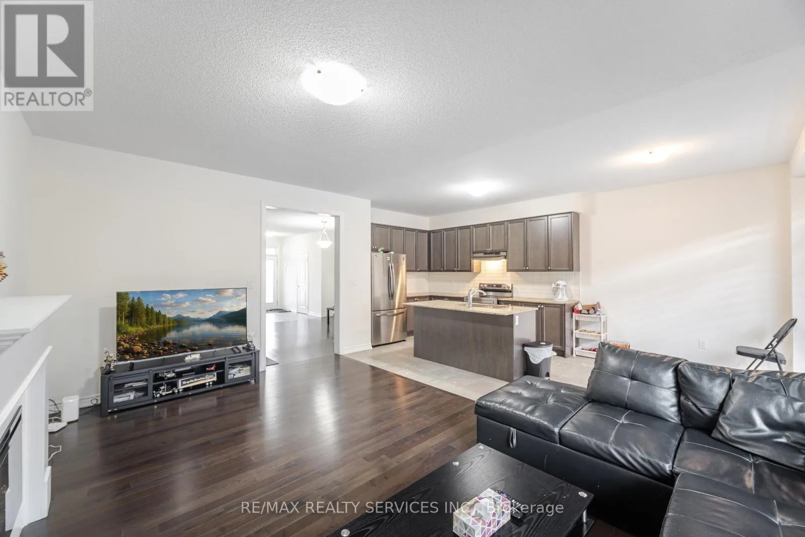 42 THORNVALLEY TERRACE