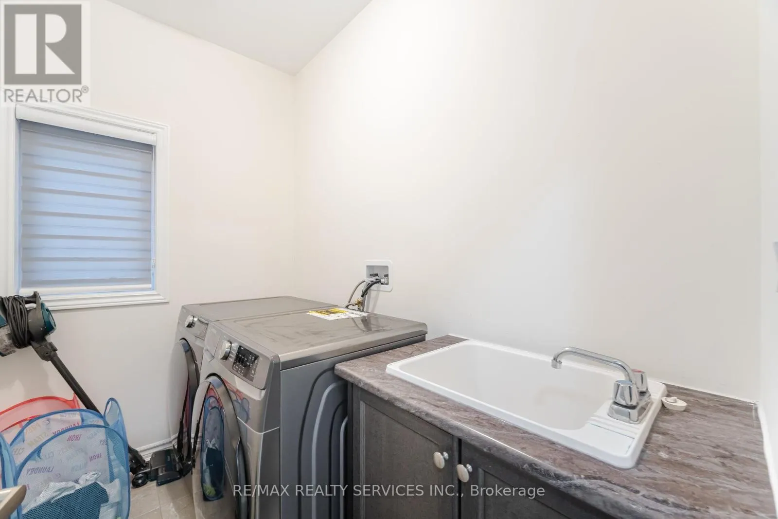 42 THORNVALLEY TERRACE