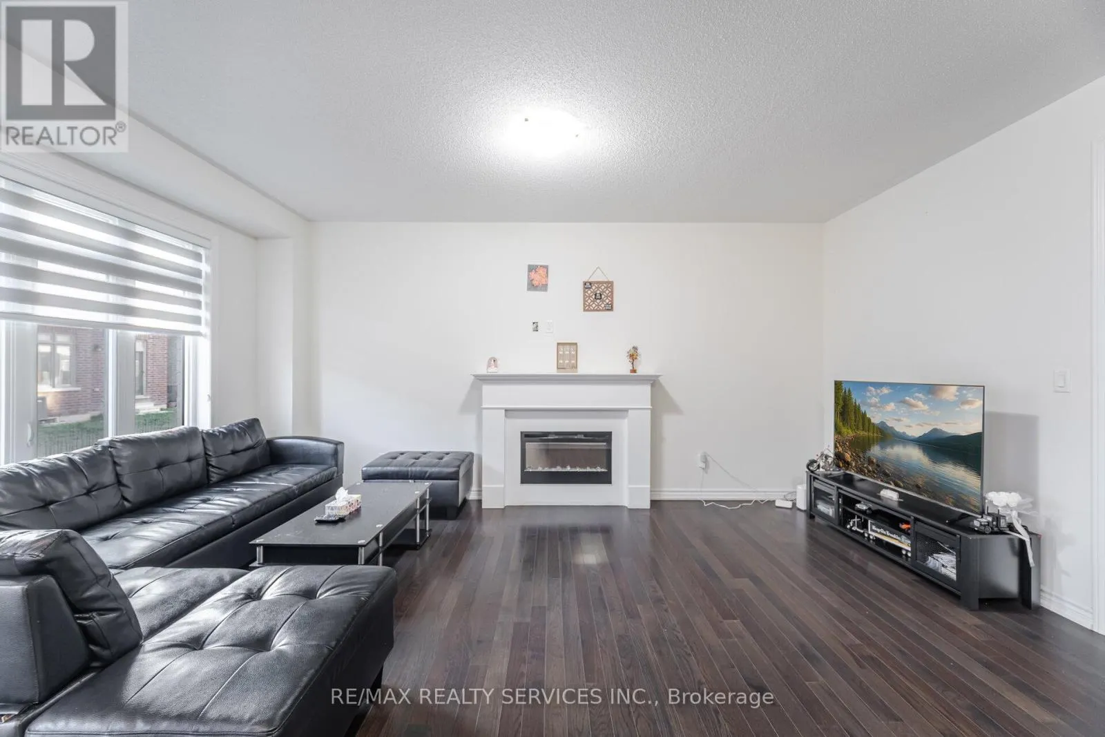 42 THORNVALLEY TERRACE