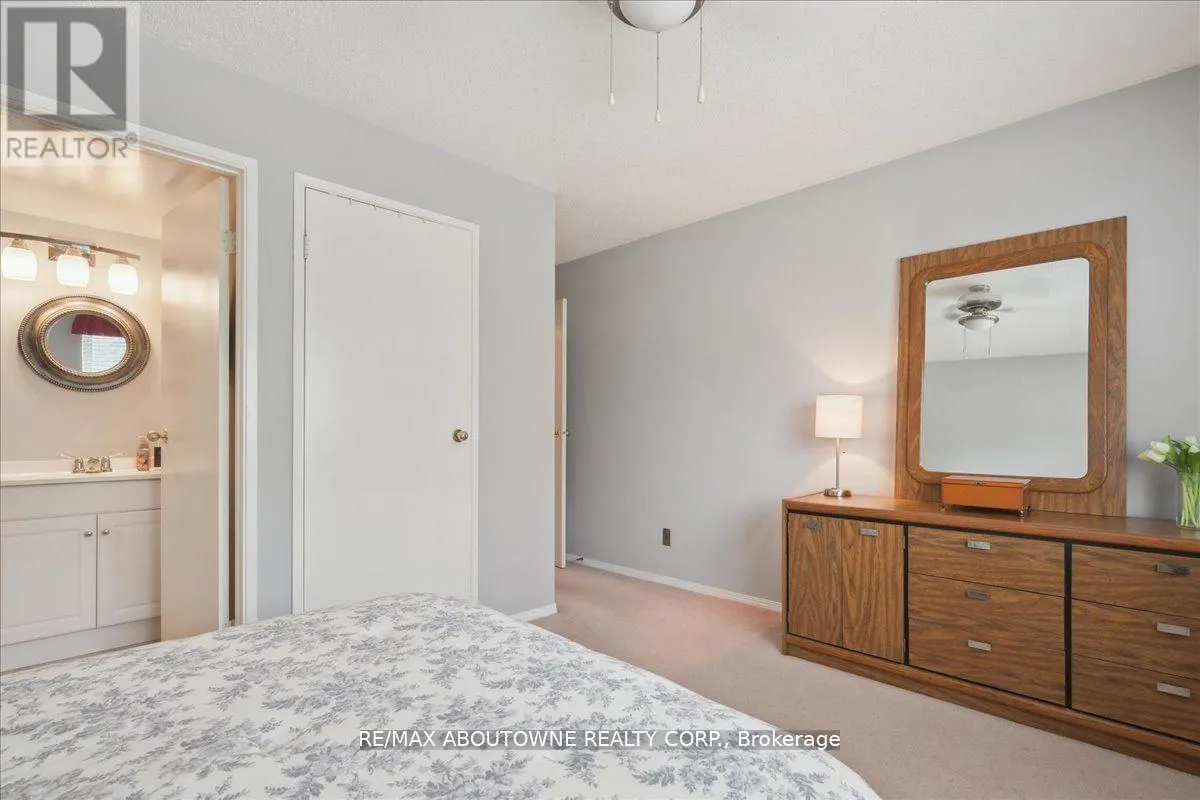 921 - 1450 GLEN ABBEY GATE