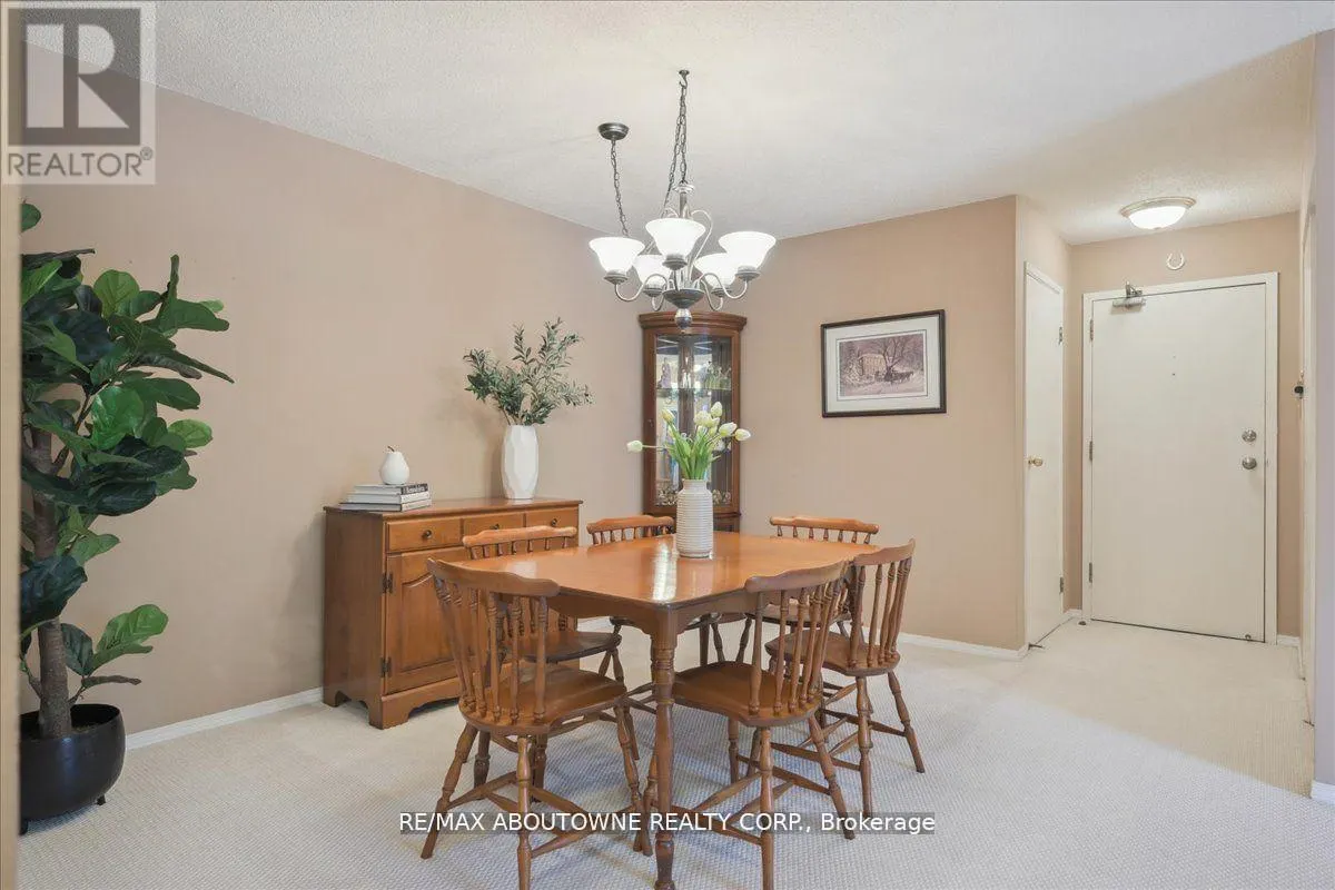 921 - 1450 GLEN ABBEY GATE