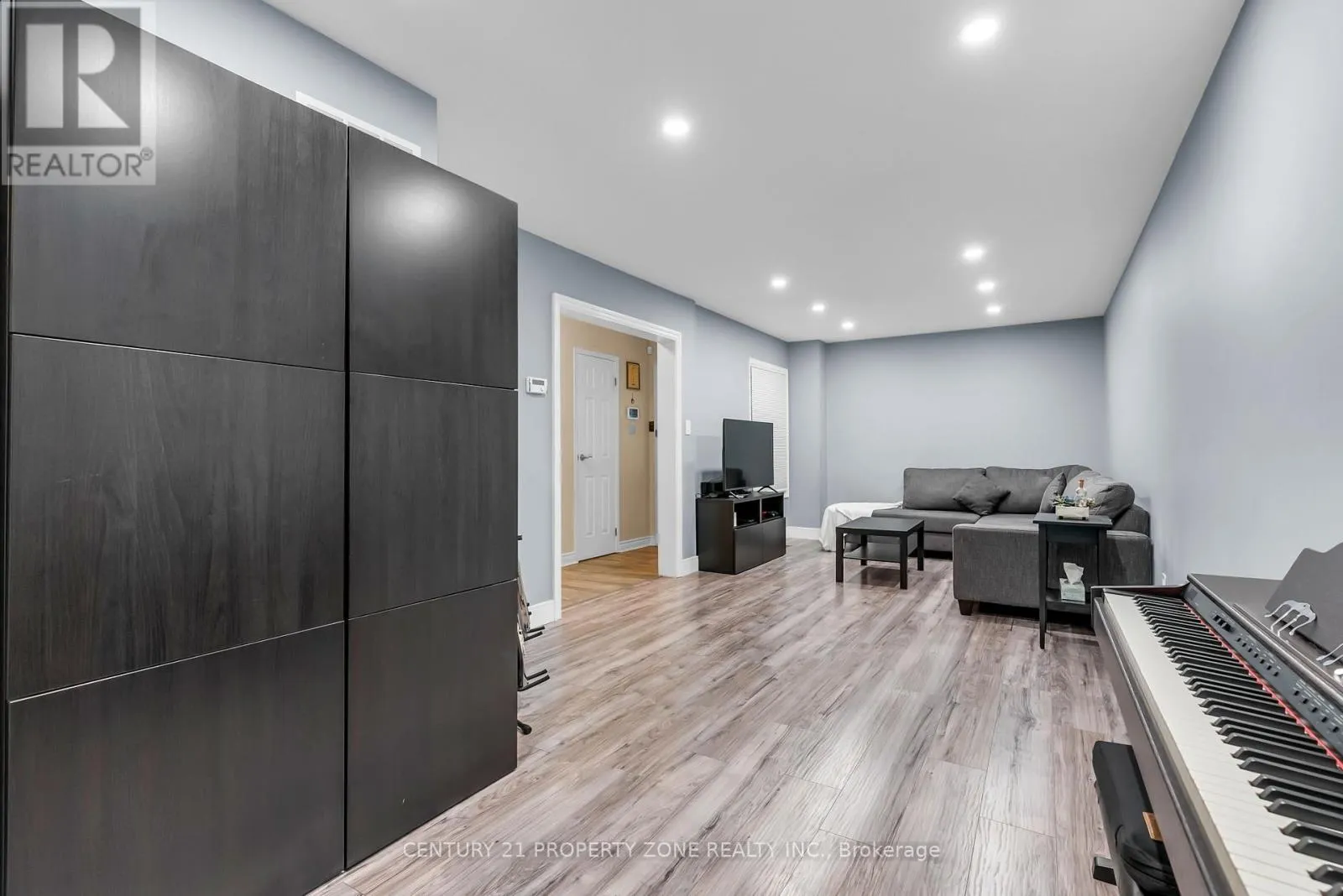 4265 LINGFIELD CRESCENT