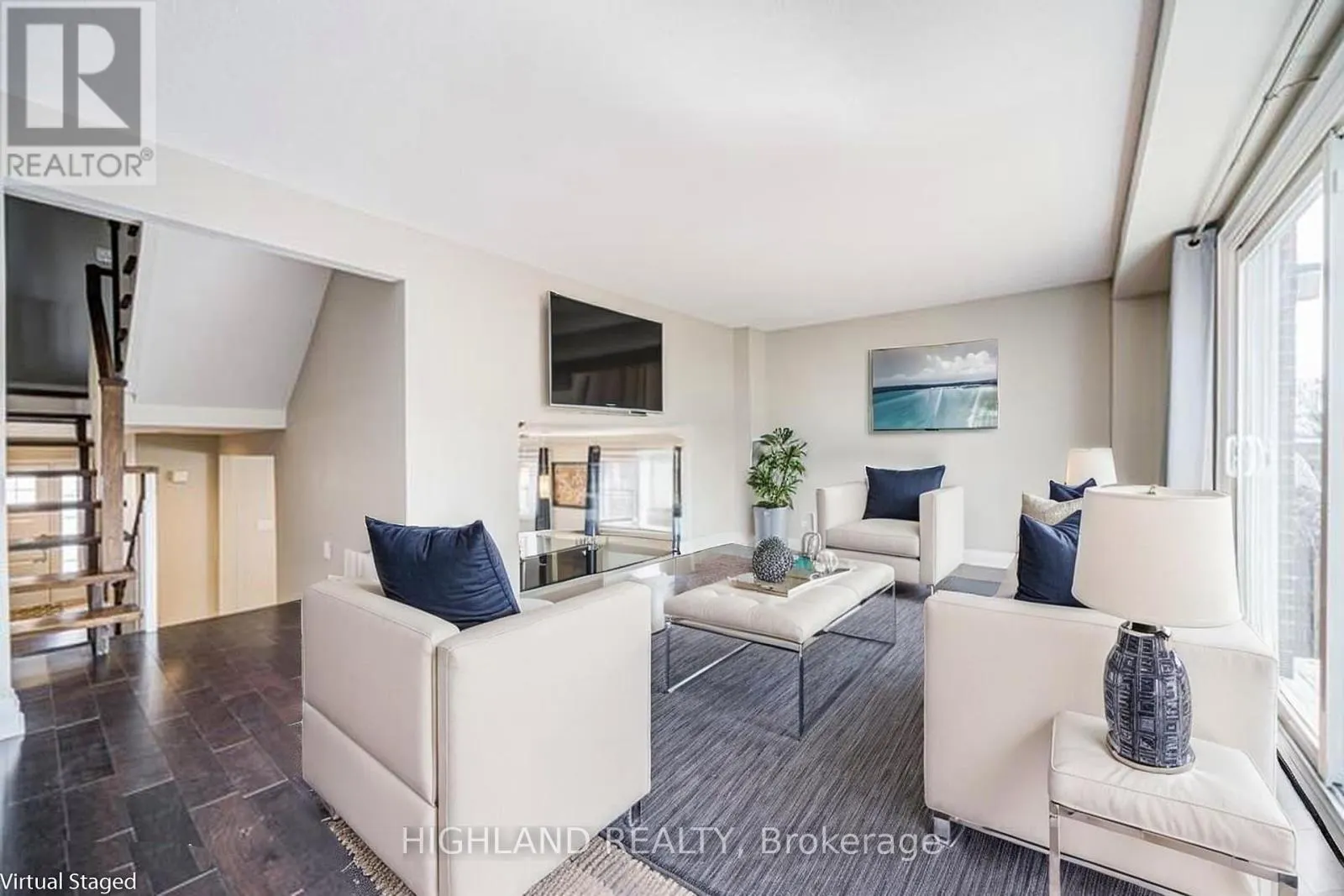 4196 TREETOP CRESCENT