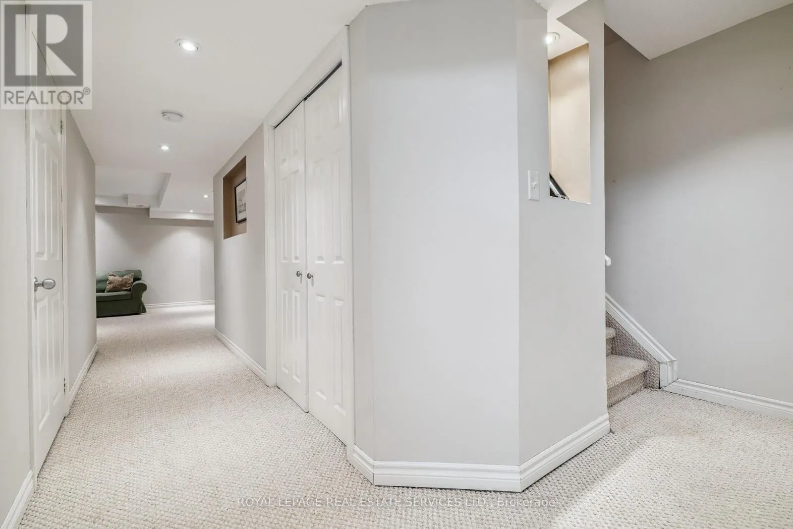 5186 RAVINE CRESCENT