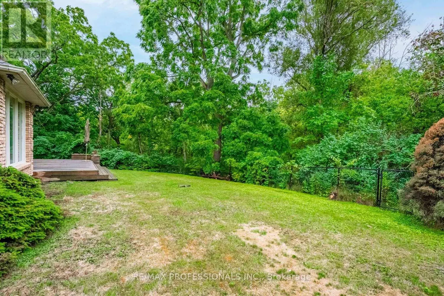 2260 CEDARBERRY COURT E