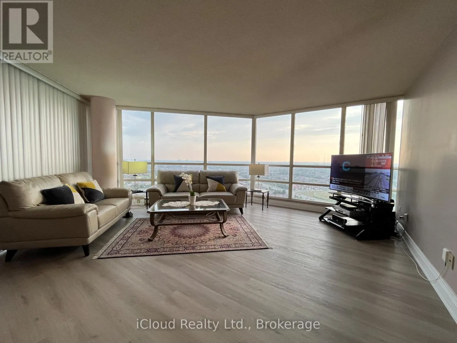 2805 - 45 KINGSBRIDGE GARDEN CIRCLE