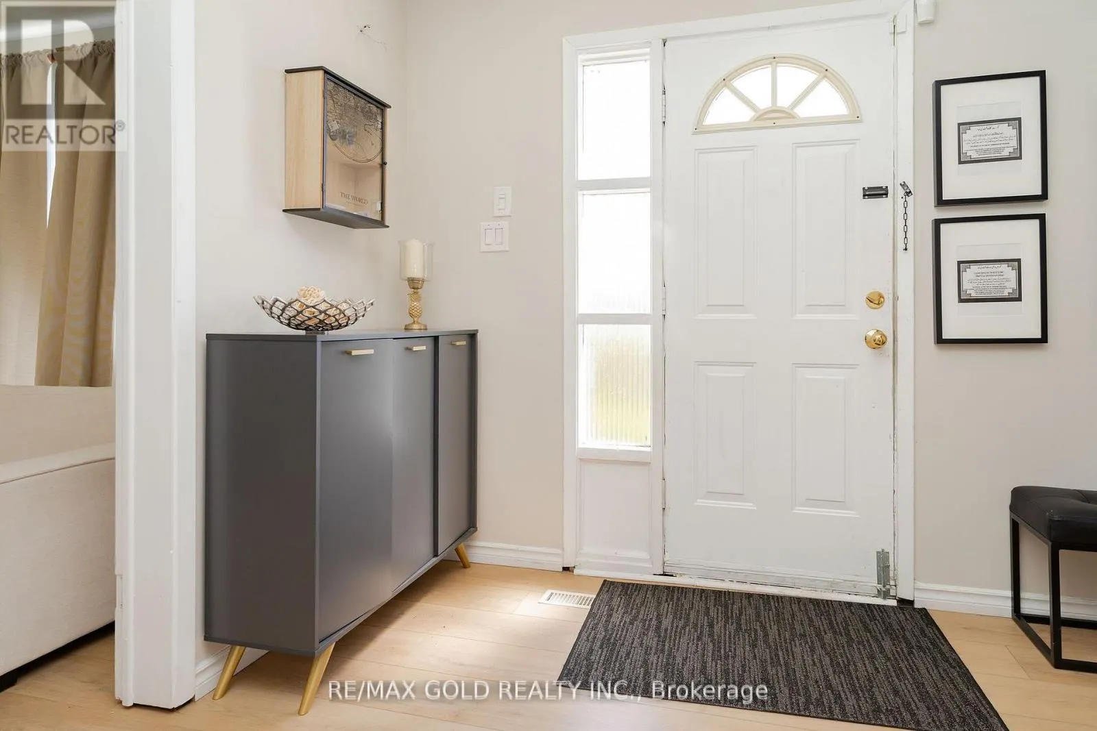 4 ELVINA GATE