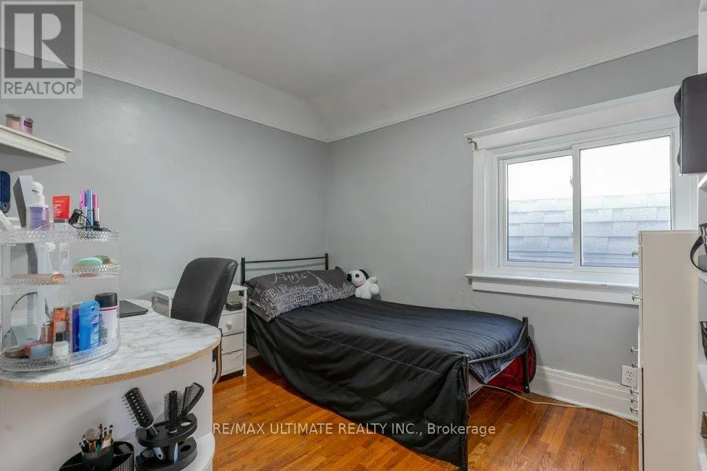 281 BOON AVENUE