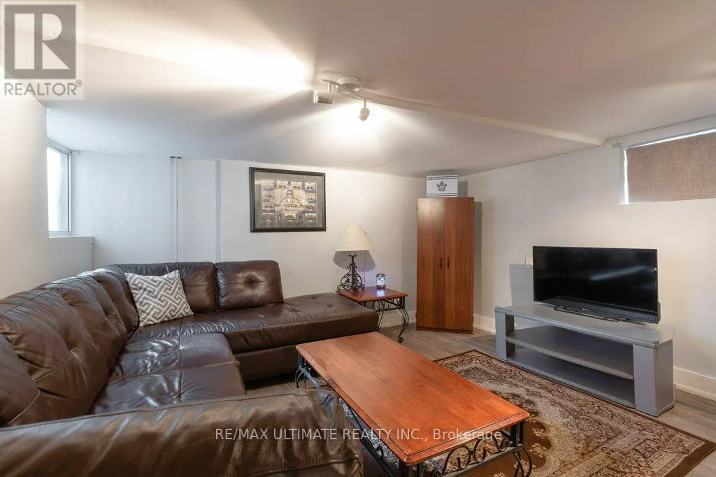 281 BOON AVENUE