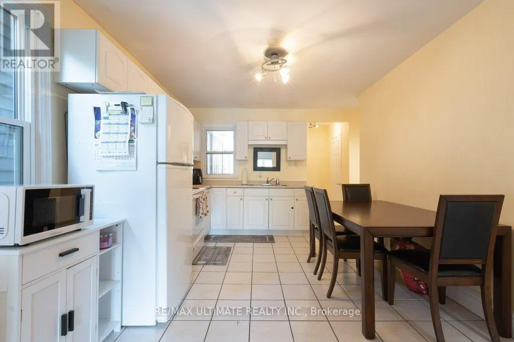 281 BOON AVENUE