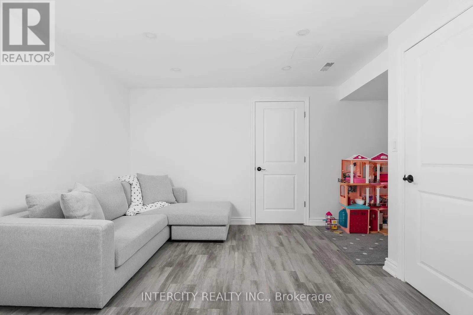 59 MORRA AVENUE