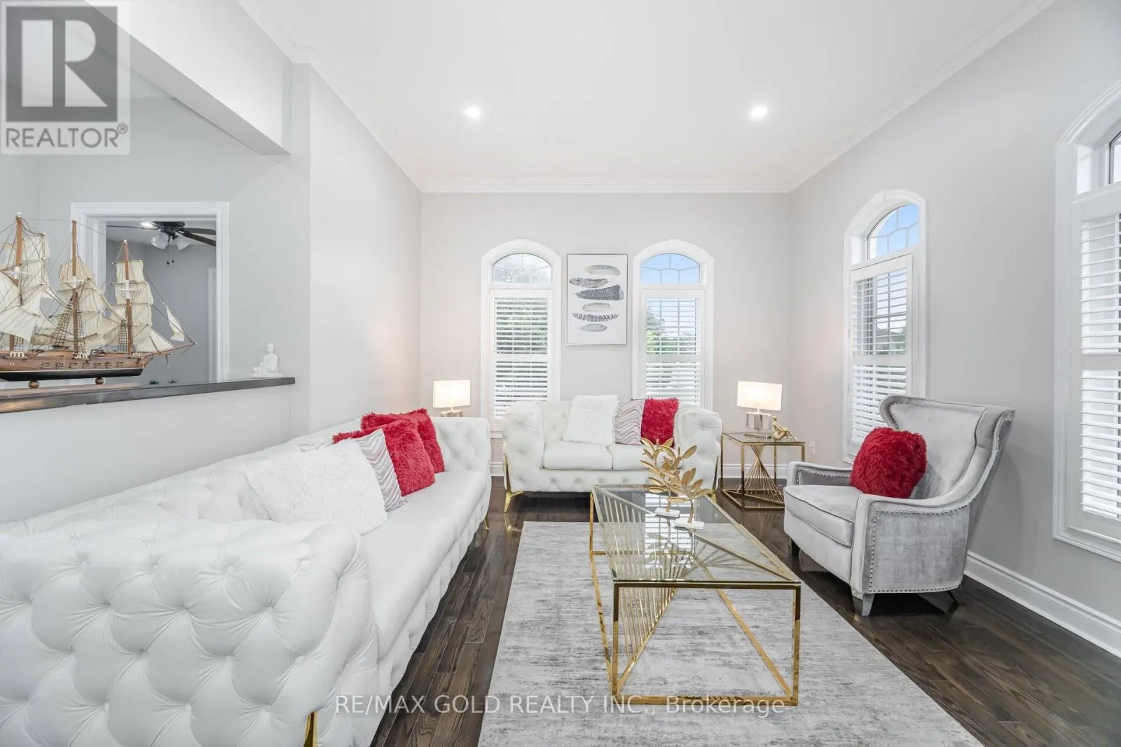 2 BELLEVILLE DRIVE