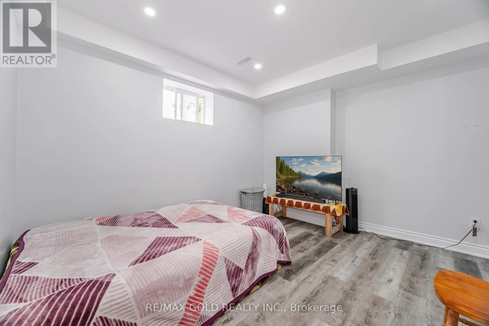 2 BELLEVILLE DRIVE