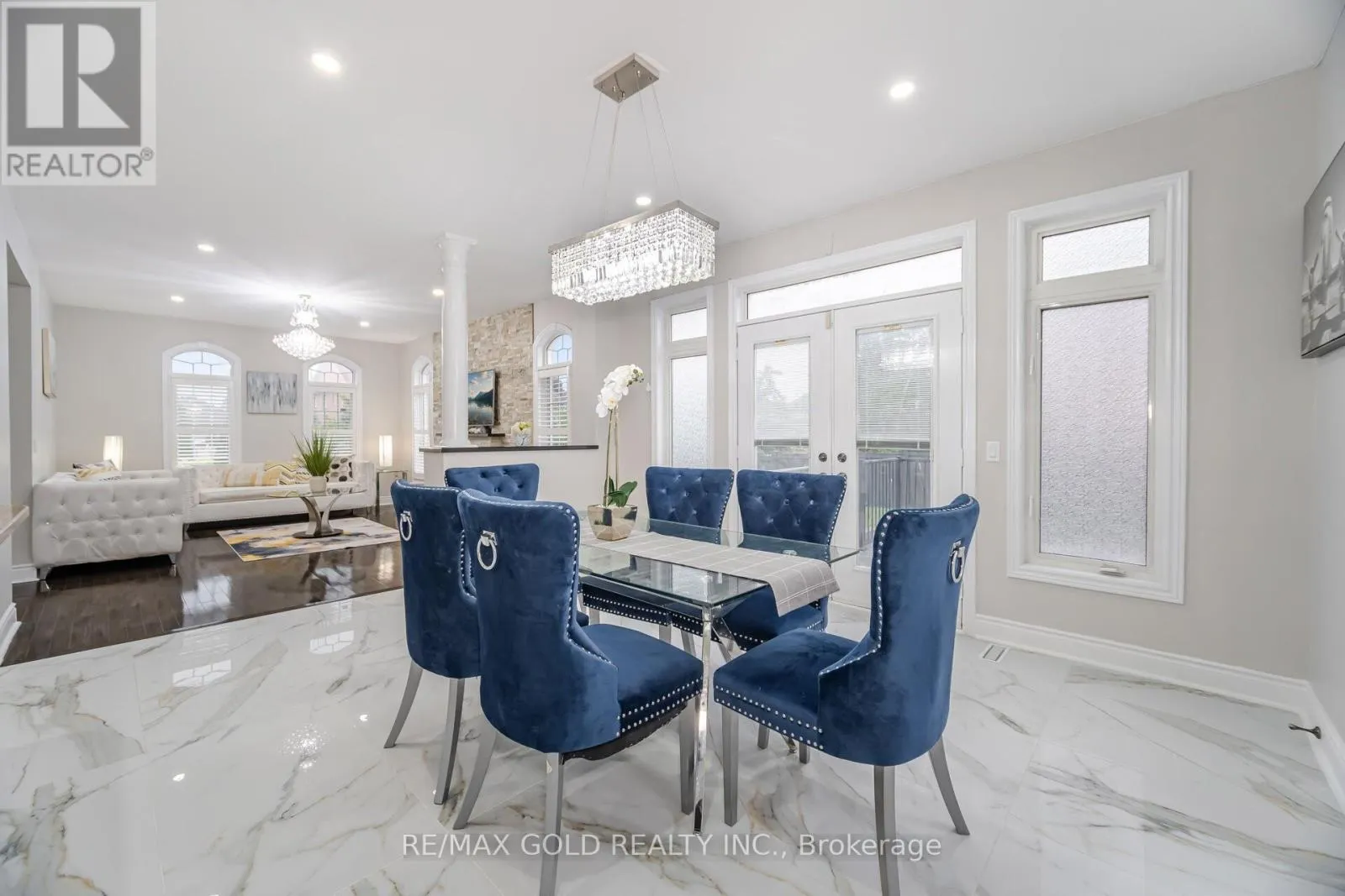 2 BELLEVILLE DRIVE