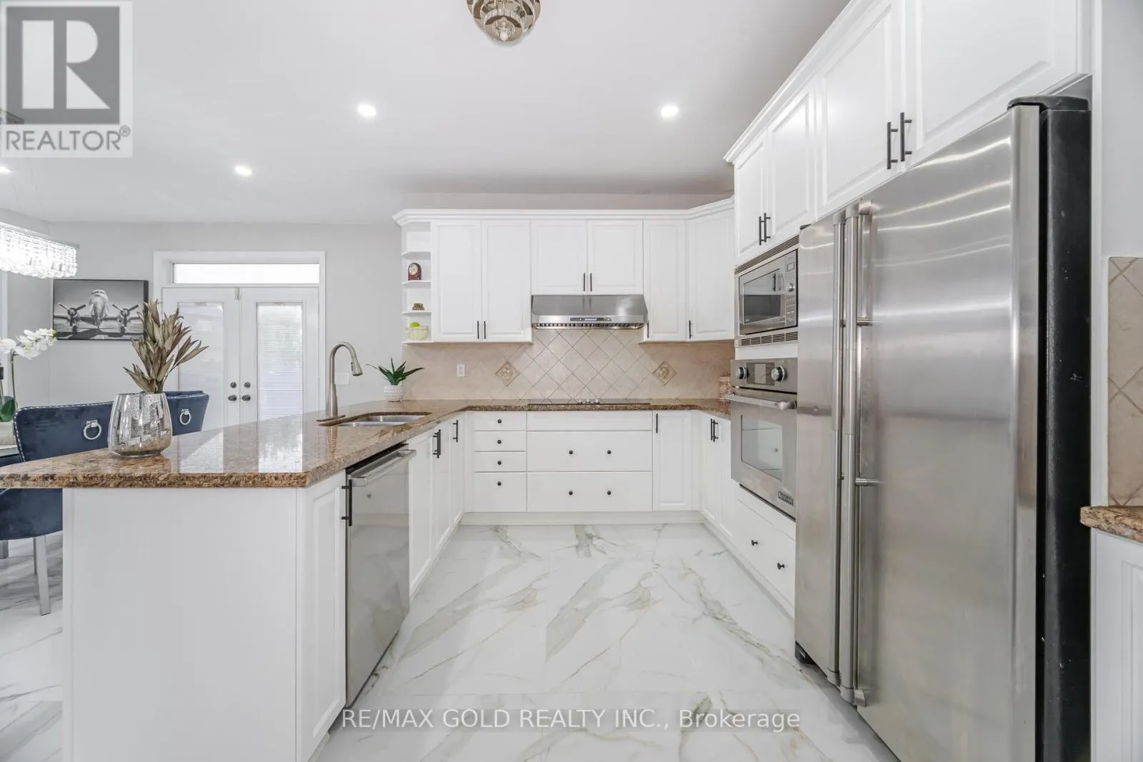 2 BELLEVILLE DRIVE