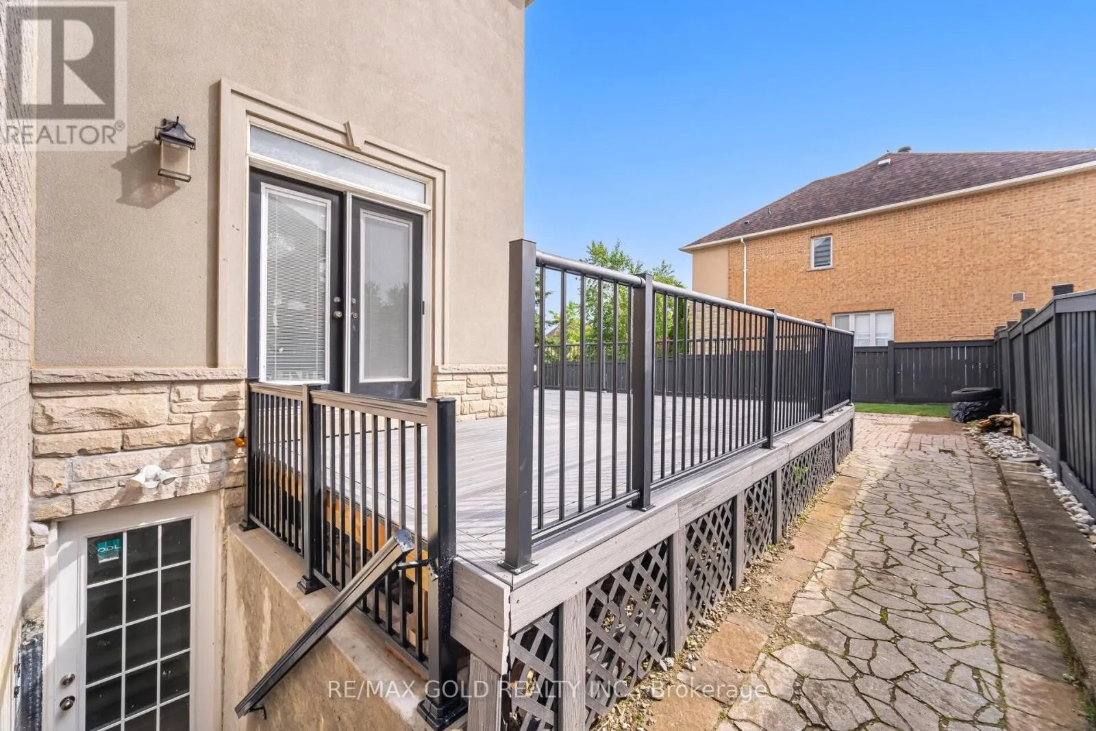 2 BELLEVILLE DRIVE