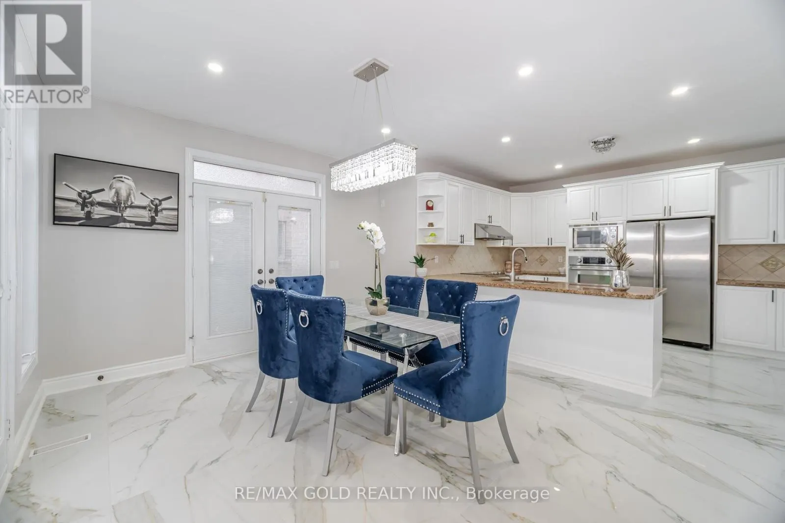 2 BELLEVILLE DRIVE