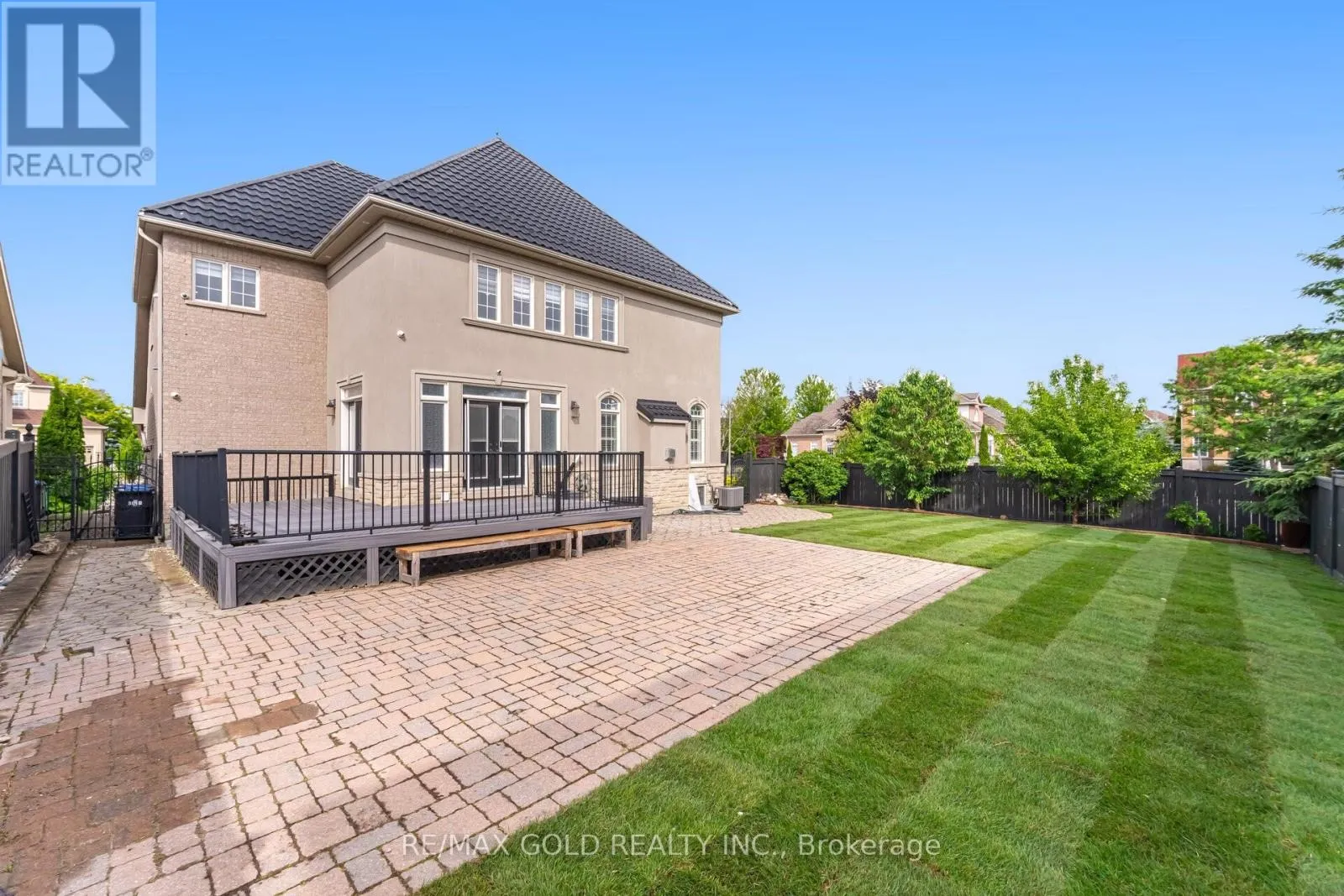 2 BELLEVILLE DRIVE