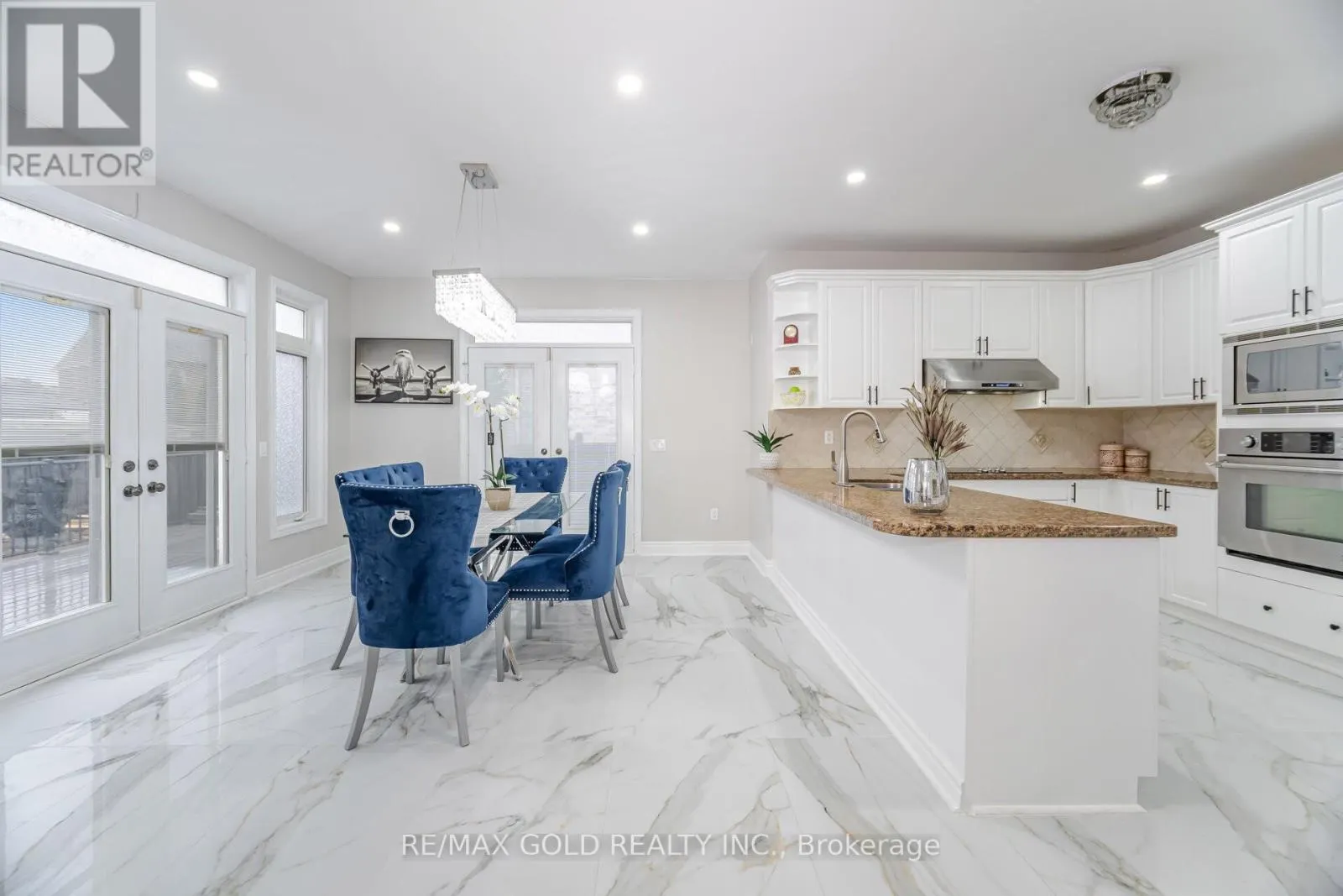2 BELLEVILLE DRIVE