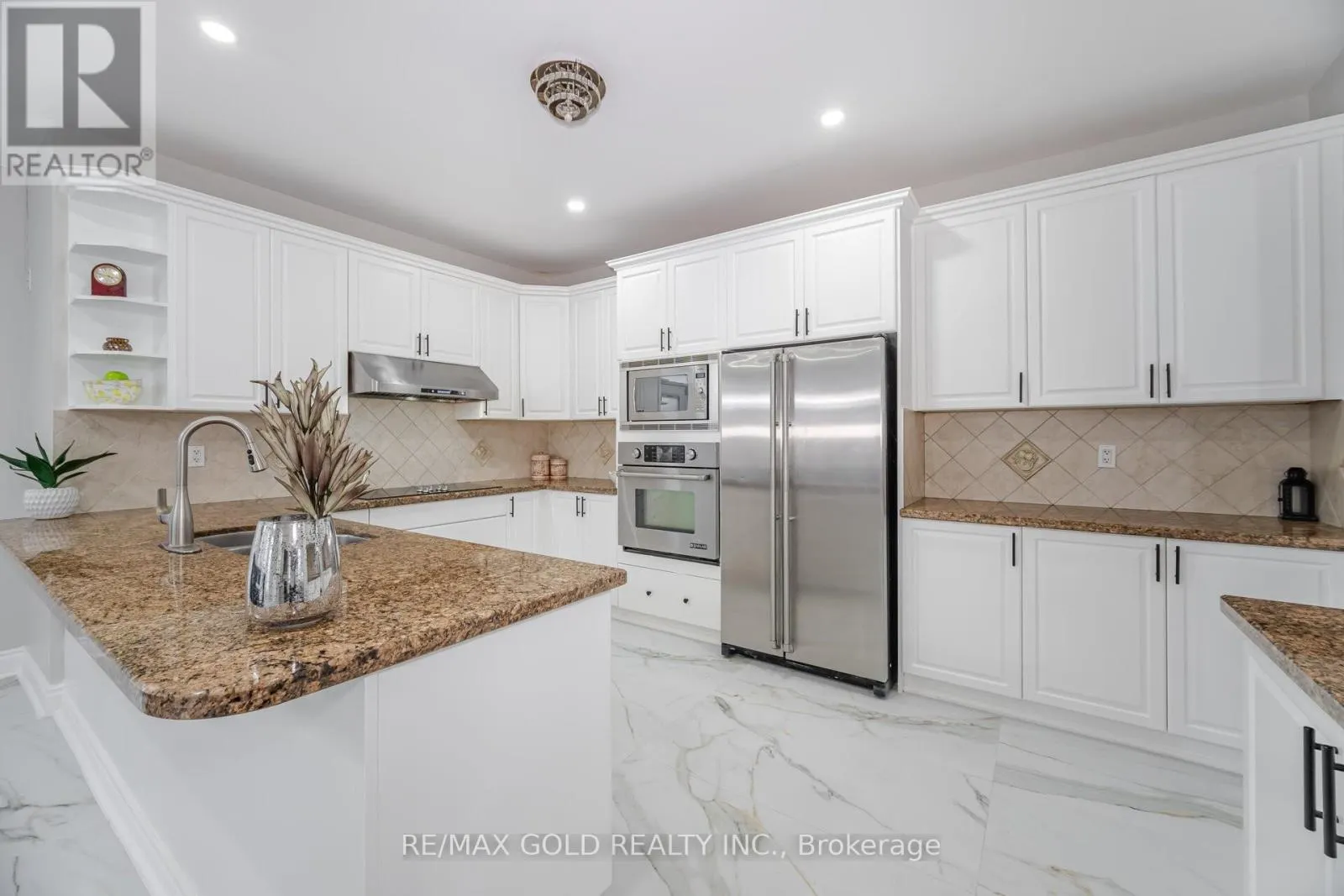 2 BELLEVILLE DRIVE