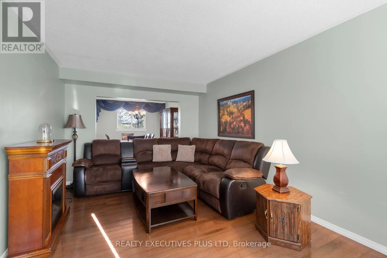 57 DONCASTER DRIVE