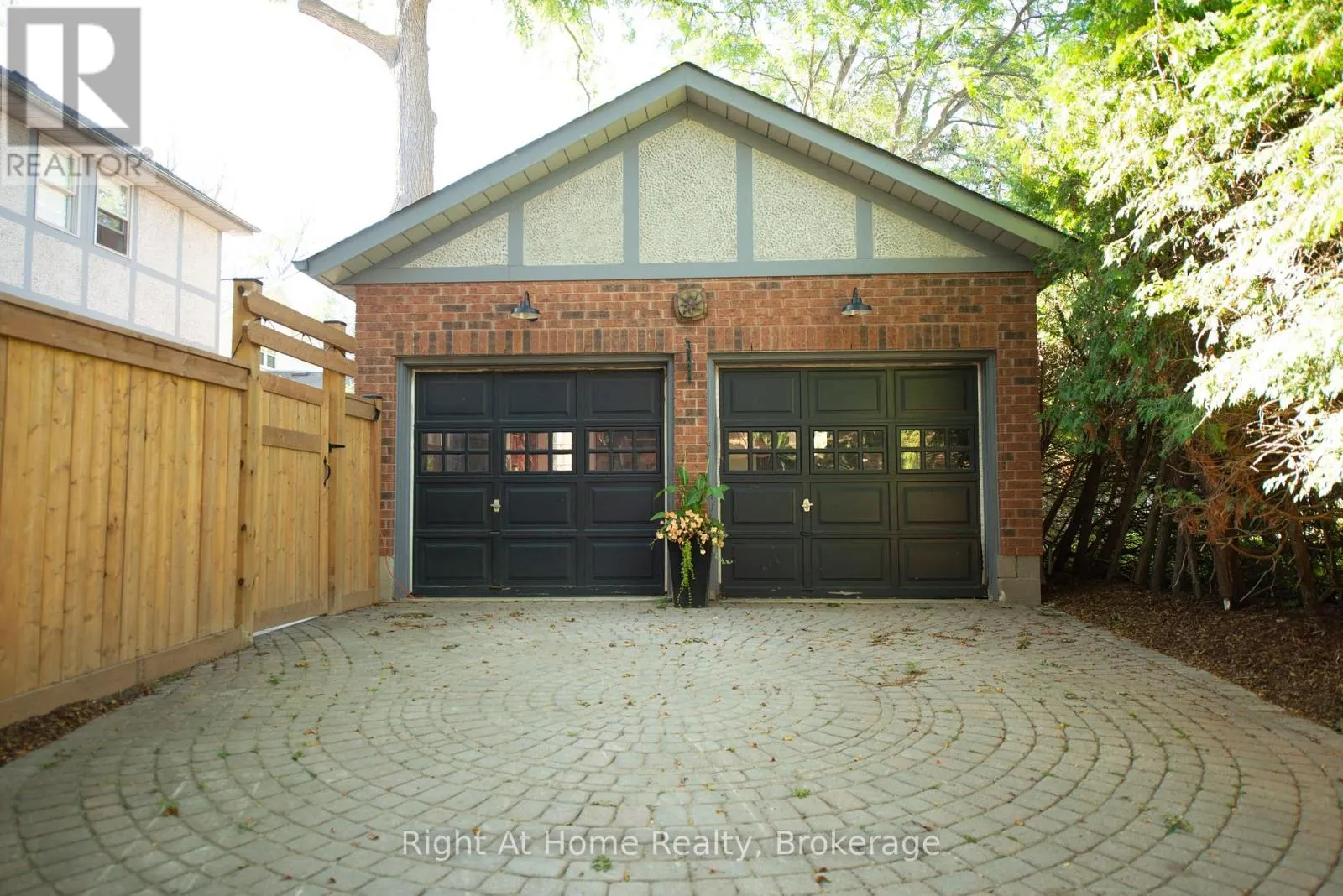 139 ALLAN STREET