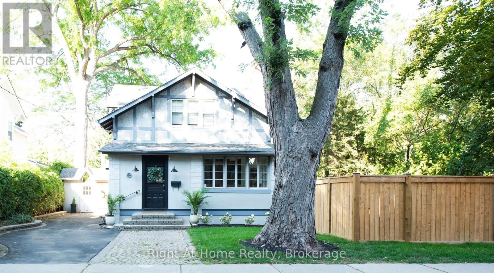 139 ALLAN STREET