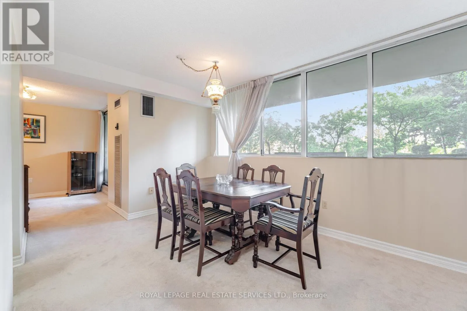 102 - 3590 KANEFF CRESCENT