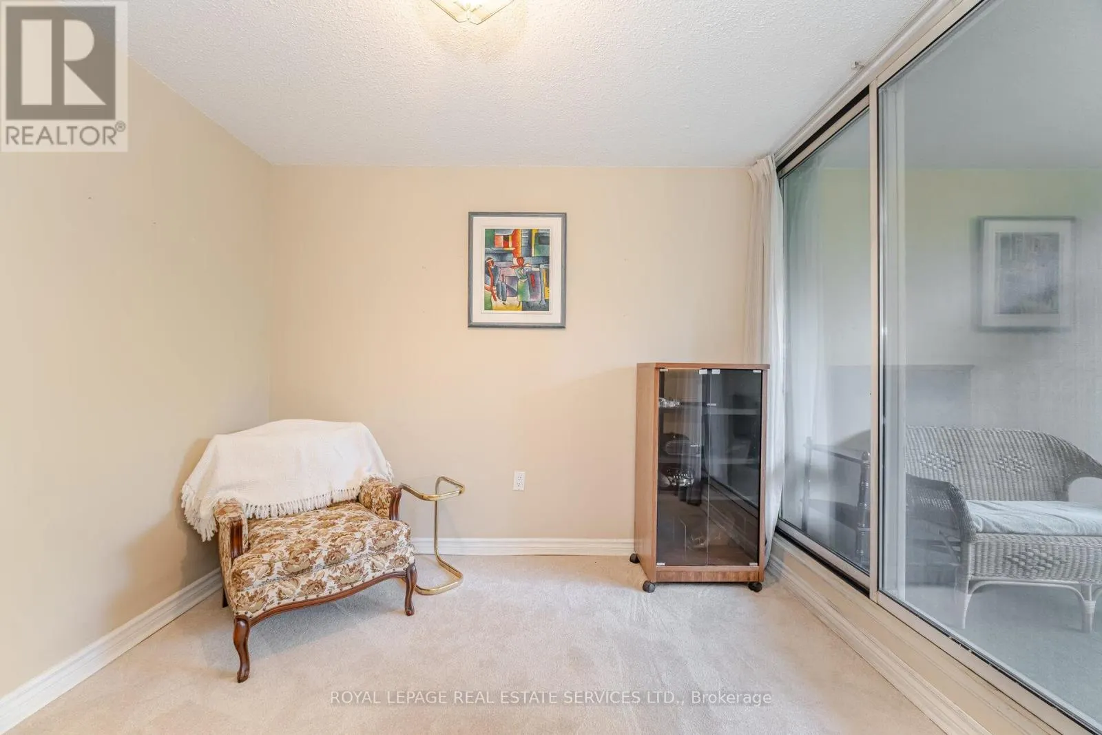 102 - 3590 KANEFF CRESCENT