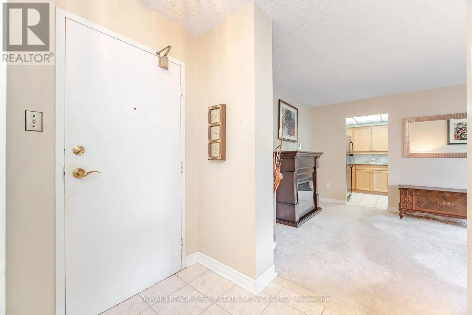 102 - 3590 KANEFF CRESCENT