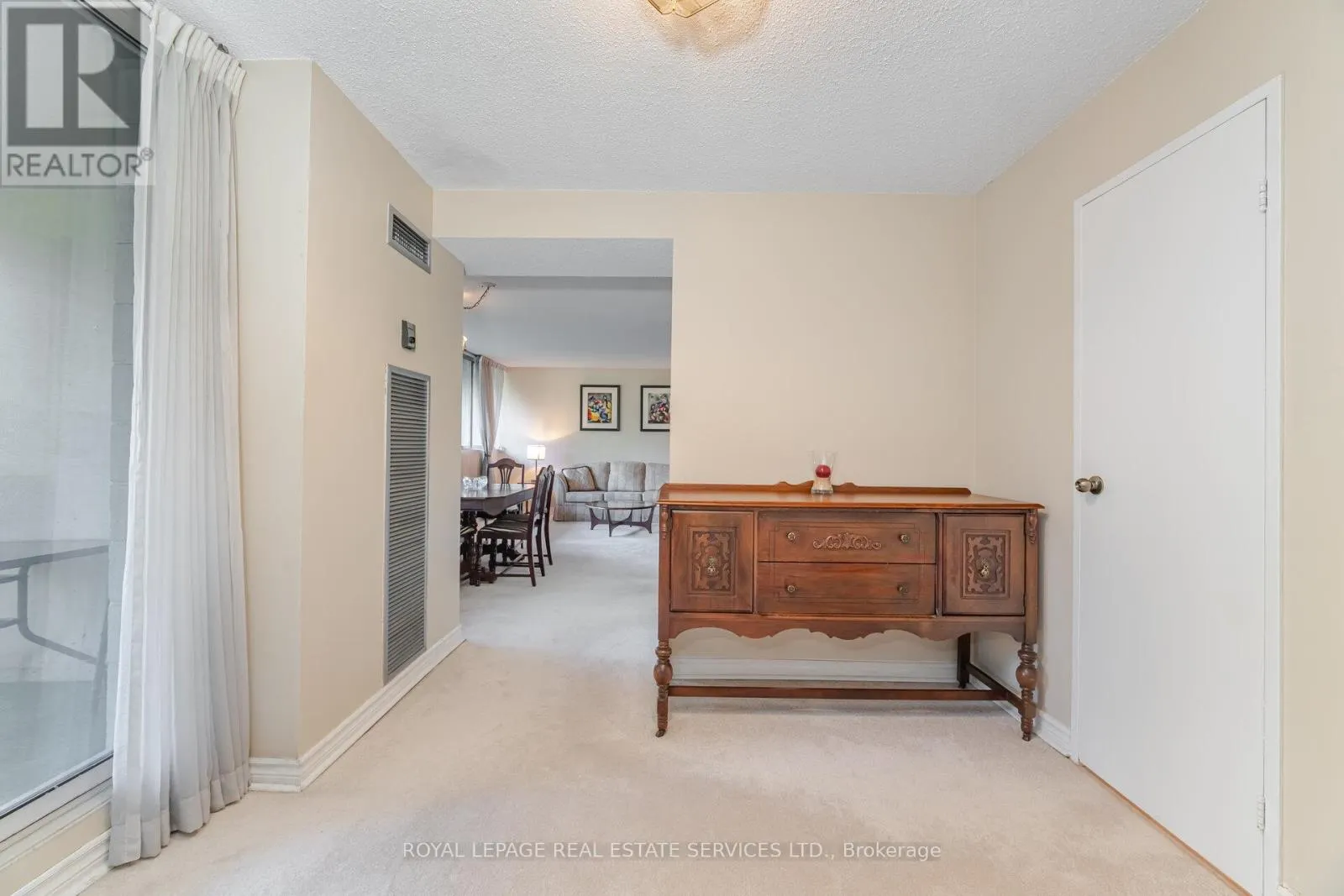 102 - 3590 KANEFF CRESCENT