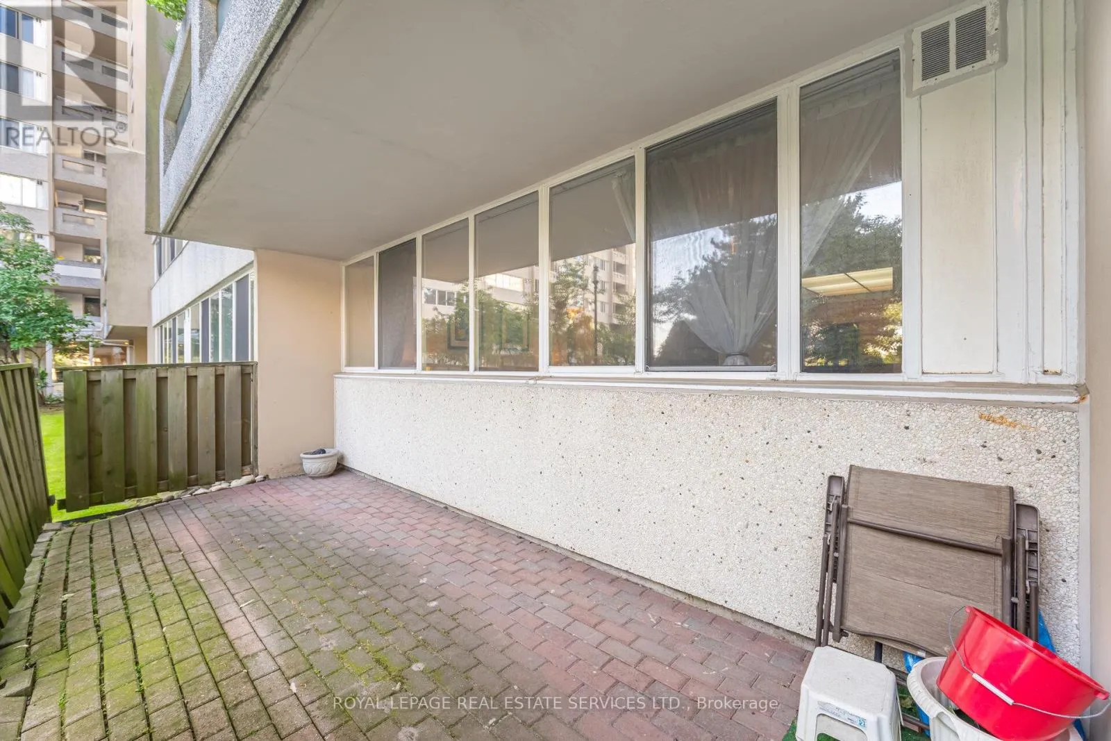102 - 3590 KANEFF CRESCENT