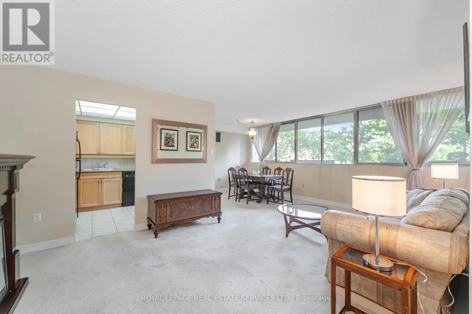 102 - 3590 KANEFF CRESCENT