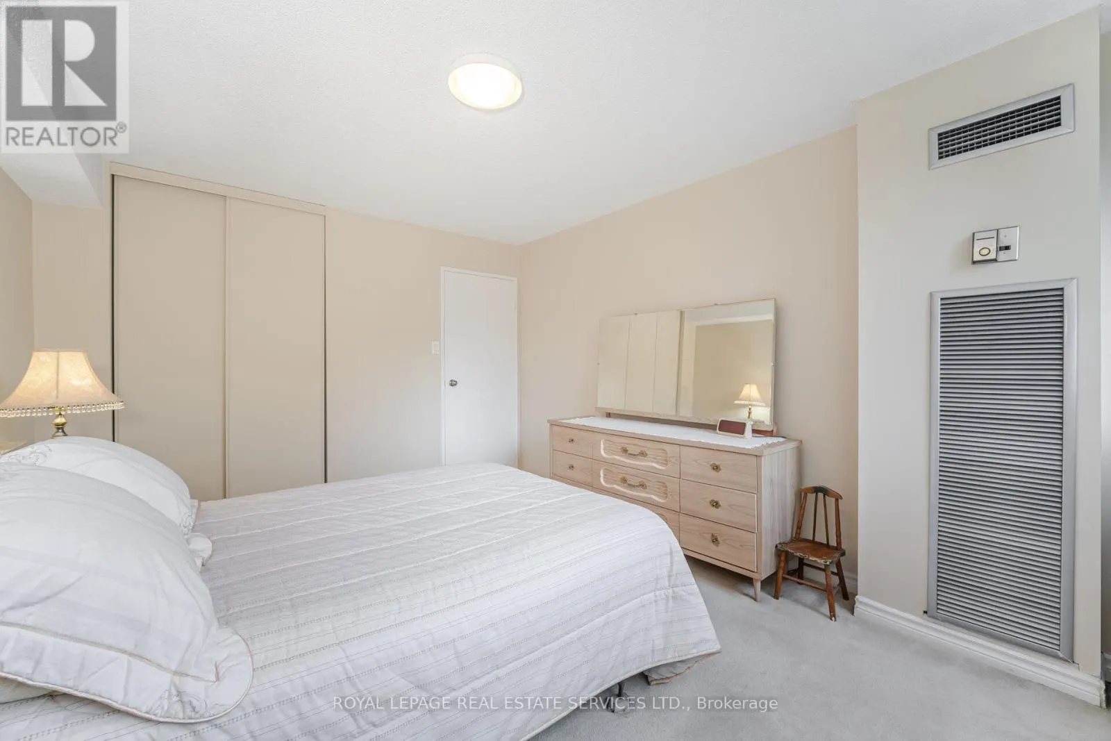 102 - 3590 KANEFF CRESCENT